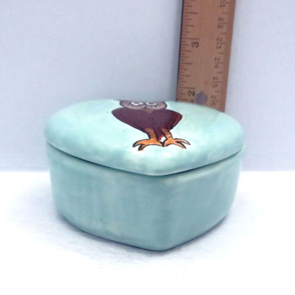Ceramic Trinket Dish Green Heart Shaped with Handpainted Owl for Jewelry Lidded - Picture 4 of 6